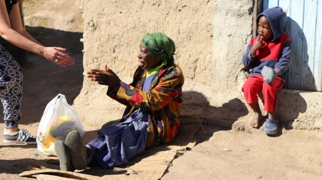 ask-for-alms-1742502_1920@2x-1406x787